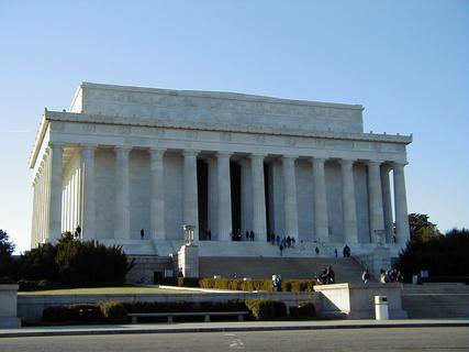 Lincoln Memorial<br>Location: <a href="https://www.google.com/maps/search/?api=1&query=38.88912,-77.04875" target="_new">Lincoln Memorial</a>